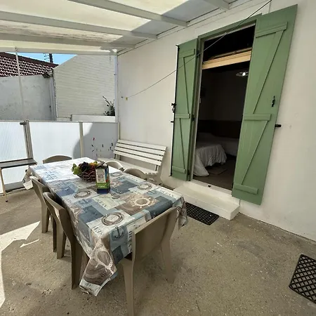 Maison De 2 Pieces A 100m - - Fr-1-224c-343