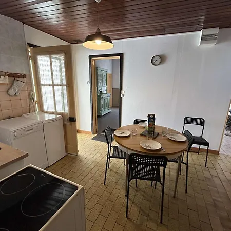 Maison De 2 Pieces A 100m - - Fr-1-224c-343 Holiday home *